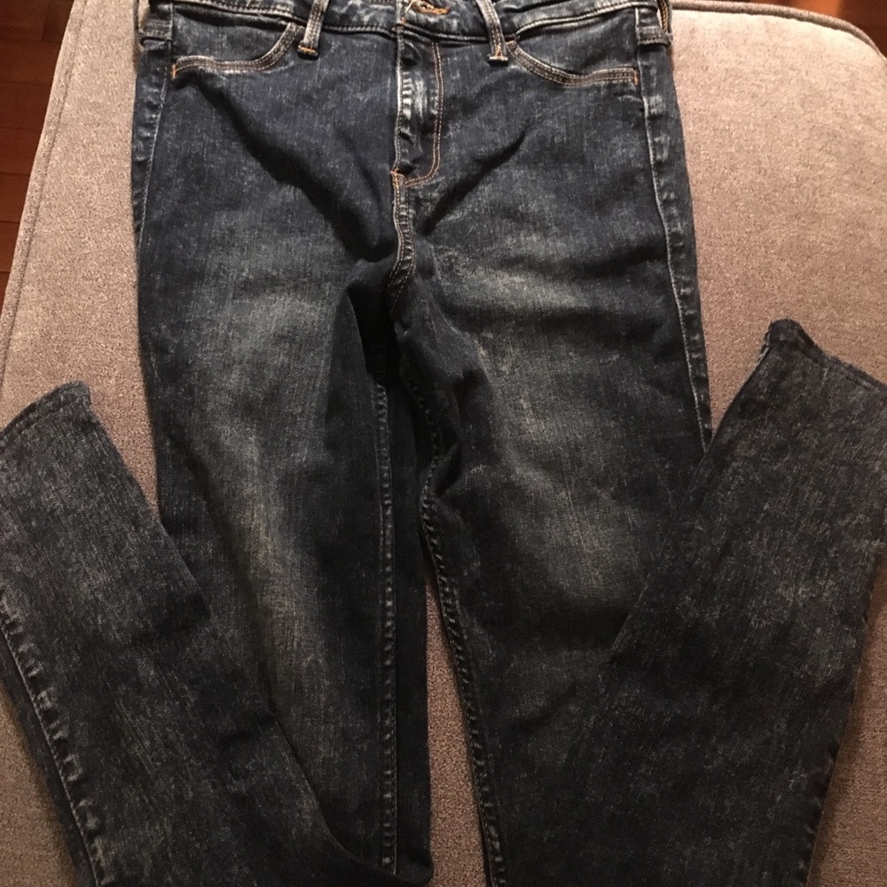 Hollister stretchy denim jeans size 5 R  27w 26l